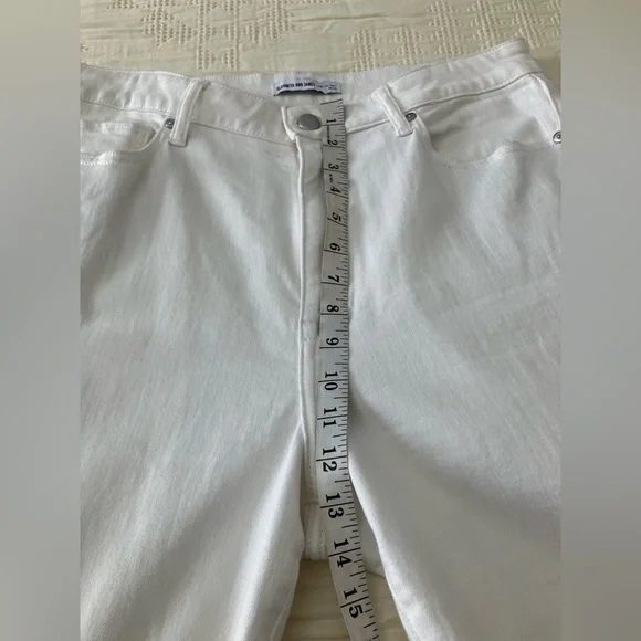 ELIZABETH & JAMES White High Rise Flare Leg Jeans Size 14 - Picture 9 of 12